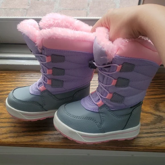 Girl Toddler Size 7 Snow Boots - Picture 3 of 9